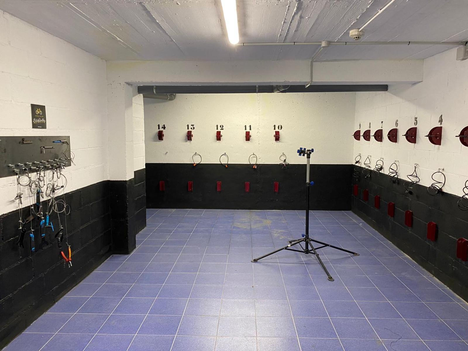 Hotel Princesa Parc Excellence Аринсал Экстерьер фото The shooting range at the National Shooting Centre